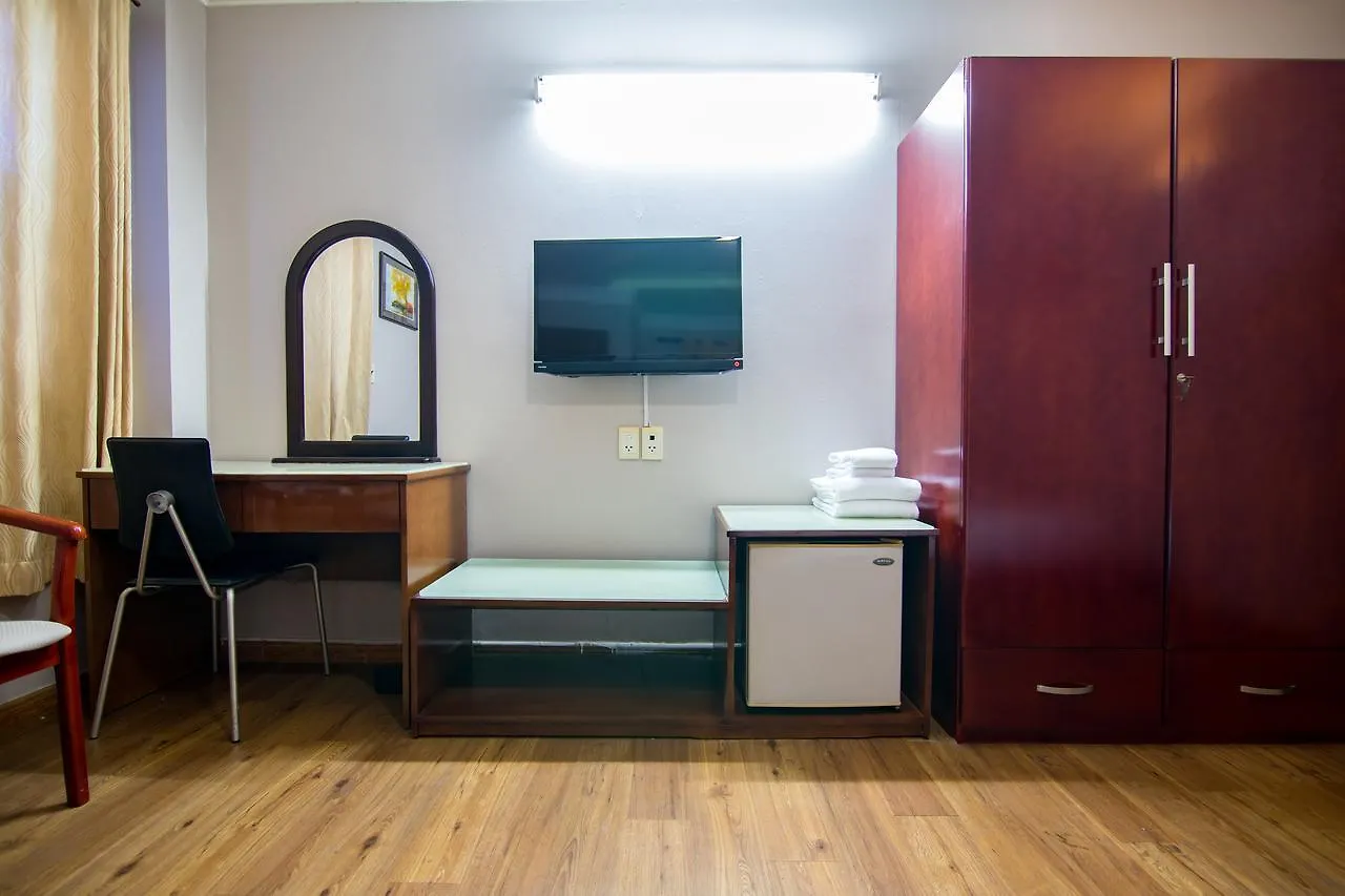 Quynh Giang Hotel Near Hiecc Ho Chi Minh City 2*,  Vietnam